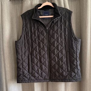 Vineyard Vines Men's Quilted Gray Vest